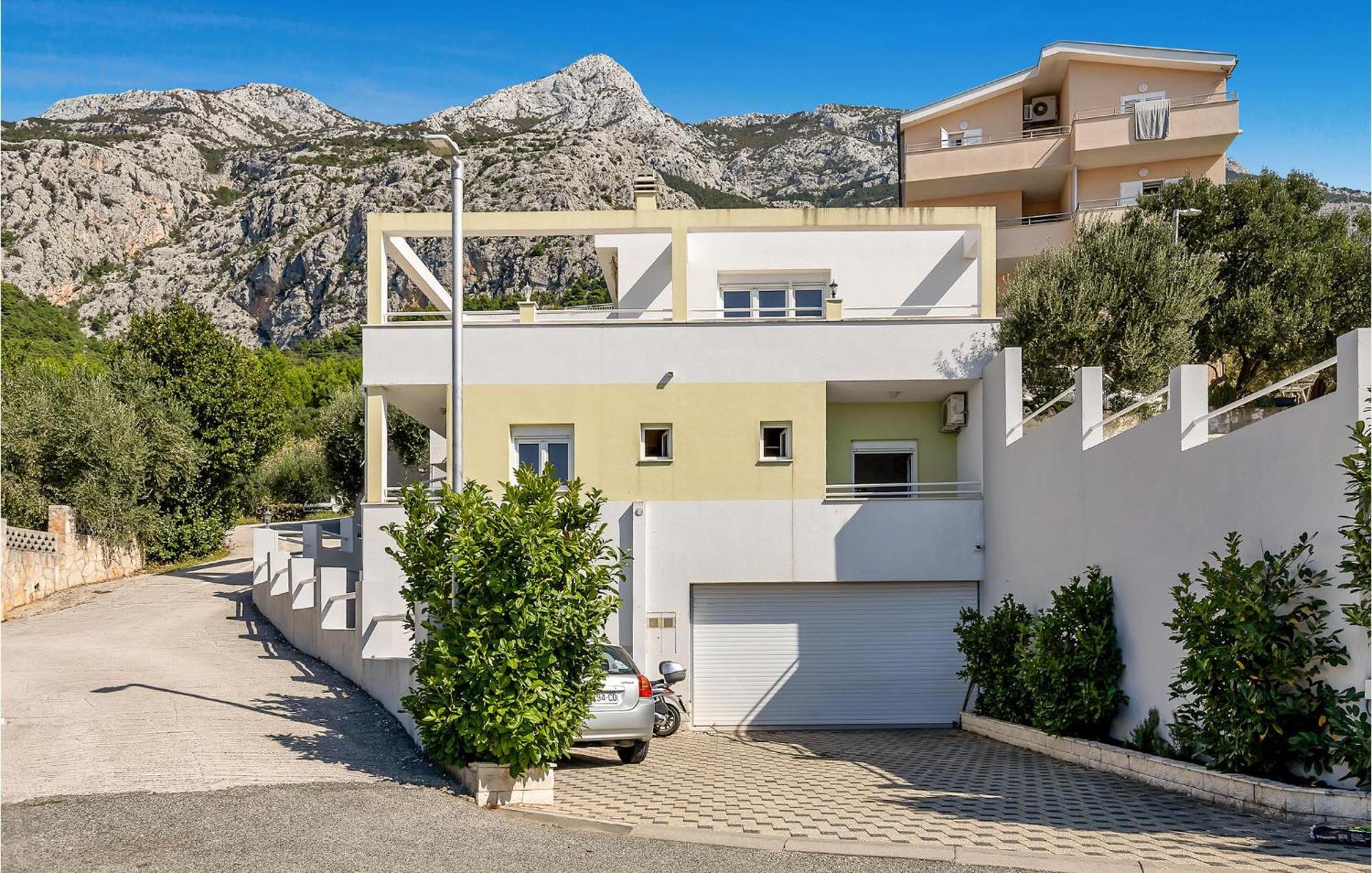 Beautiful Home In Makarska With Wifi Extérieur photo